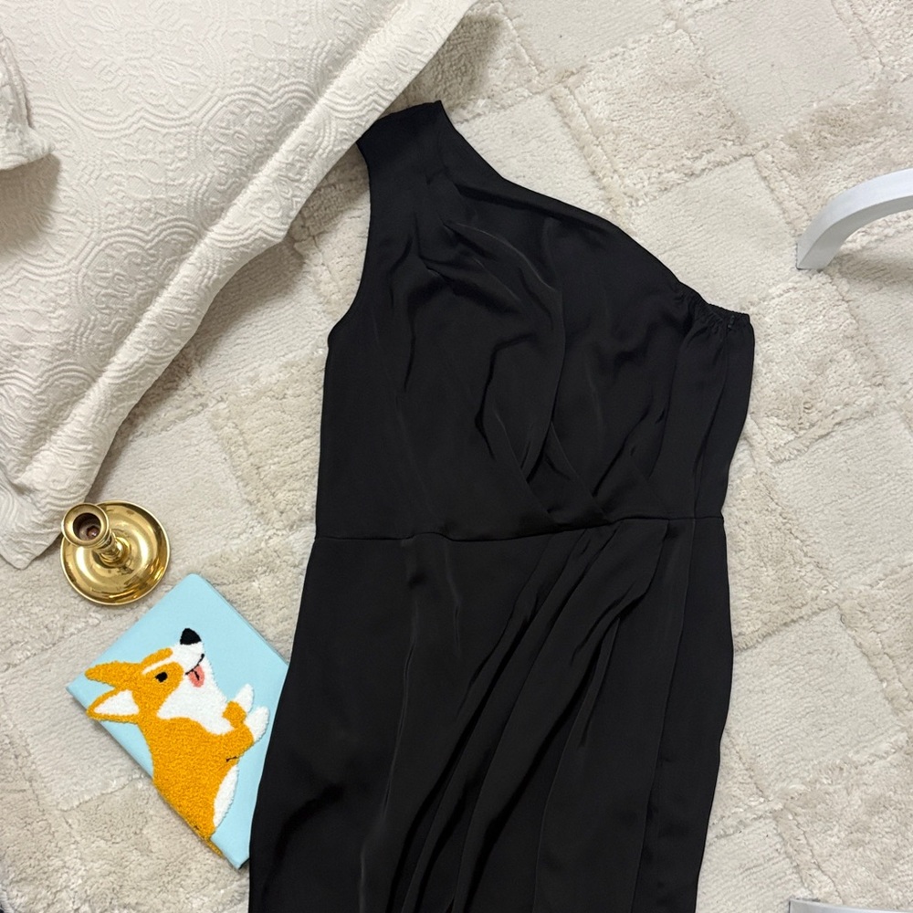 Elegant Black One-Shoulder Dress